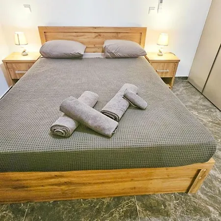 1-br Luxury Apt In Dasoupolis