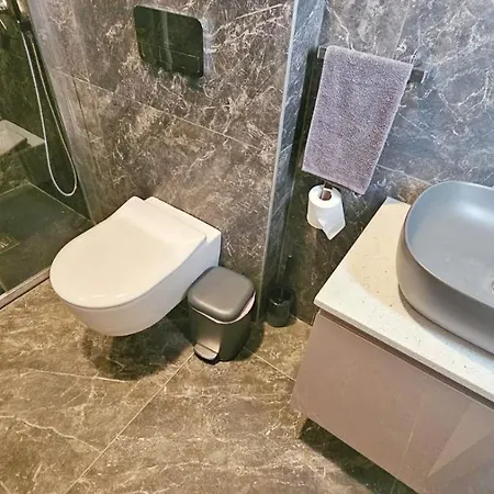 1-br Luxury Apt In Dasoupolis